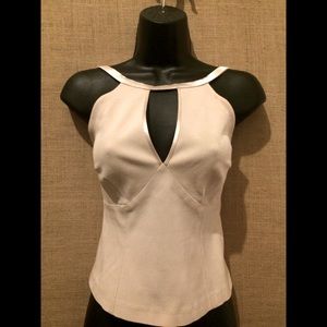 Satin stretch Keyhole top!💕